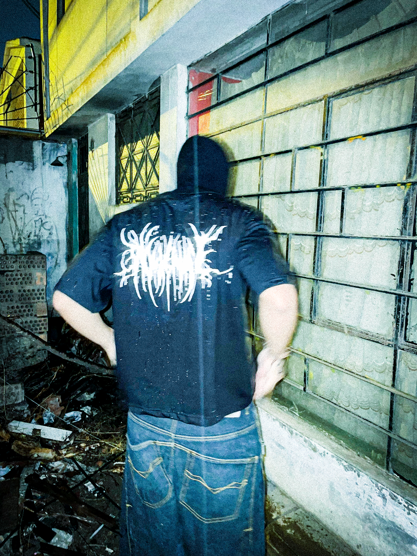 Camiseta "SNW TRIBAL" Negra