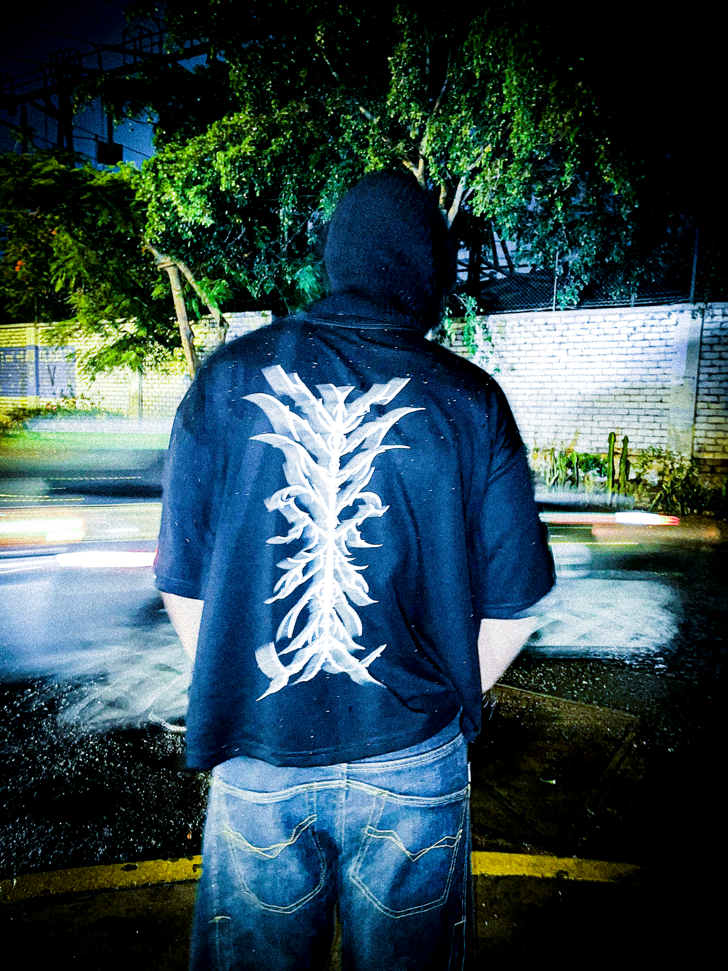 Camiseta "TRIBAL DOUBT" Negra