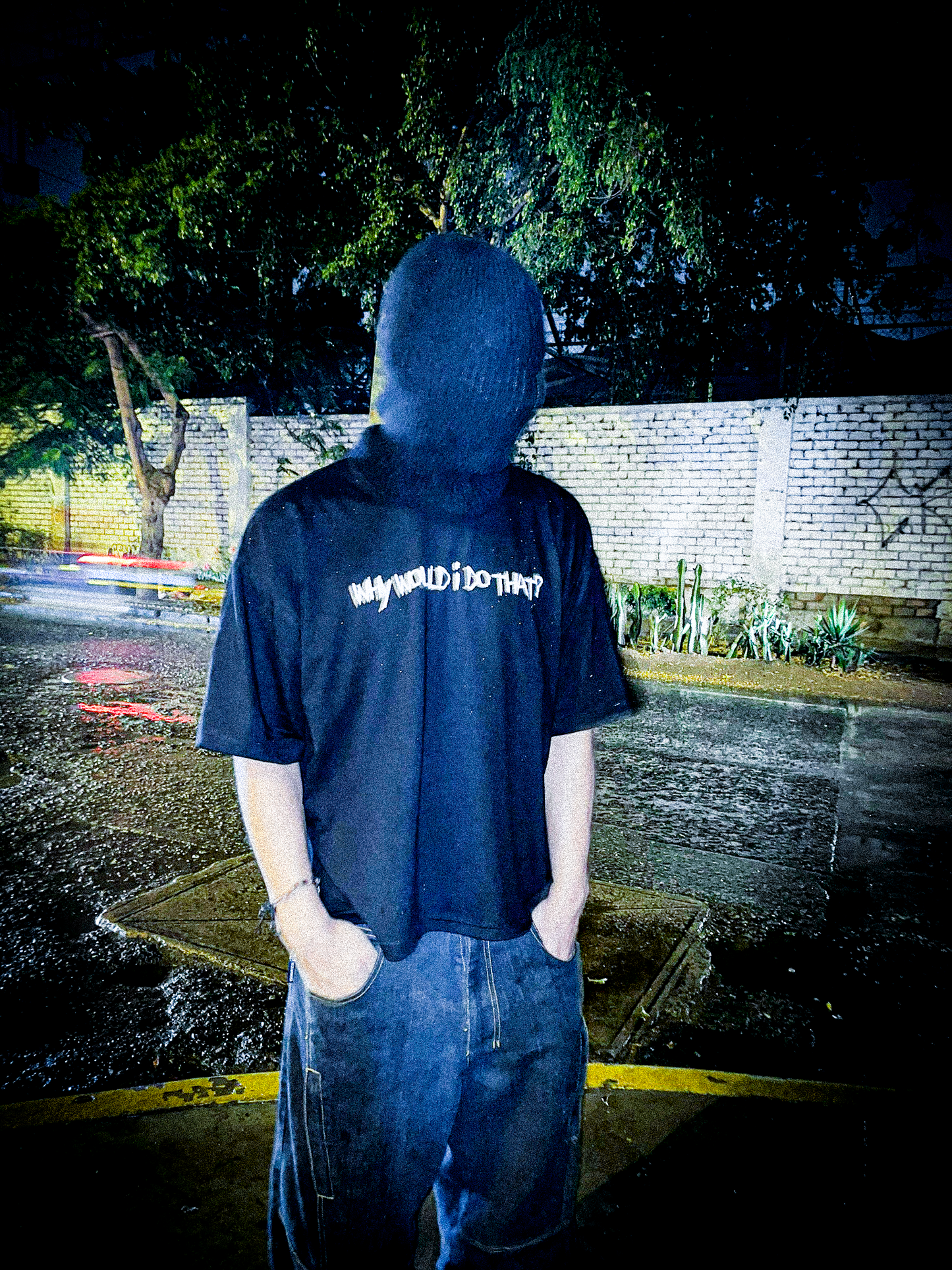 Camiseta "TRIBAL DOUBT" Negra