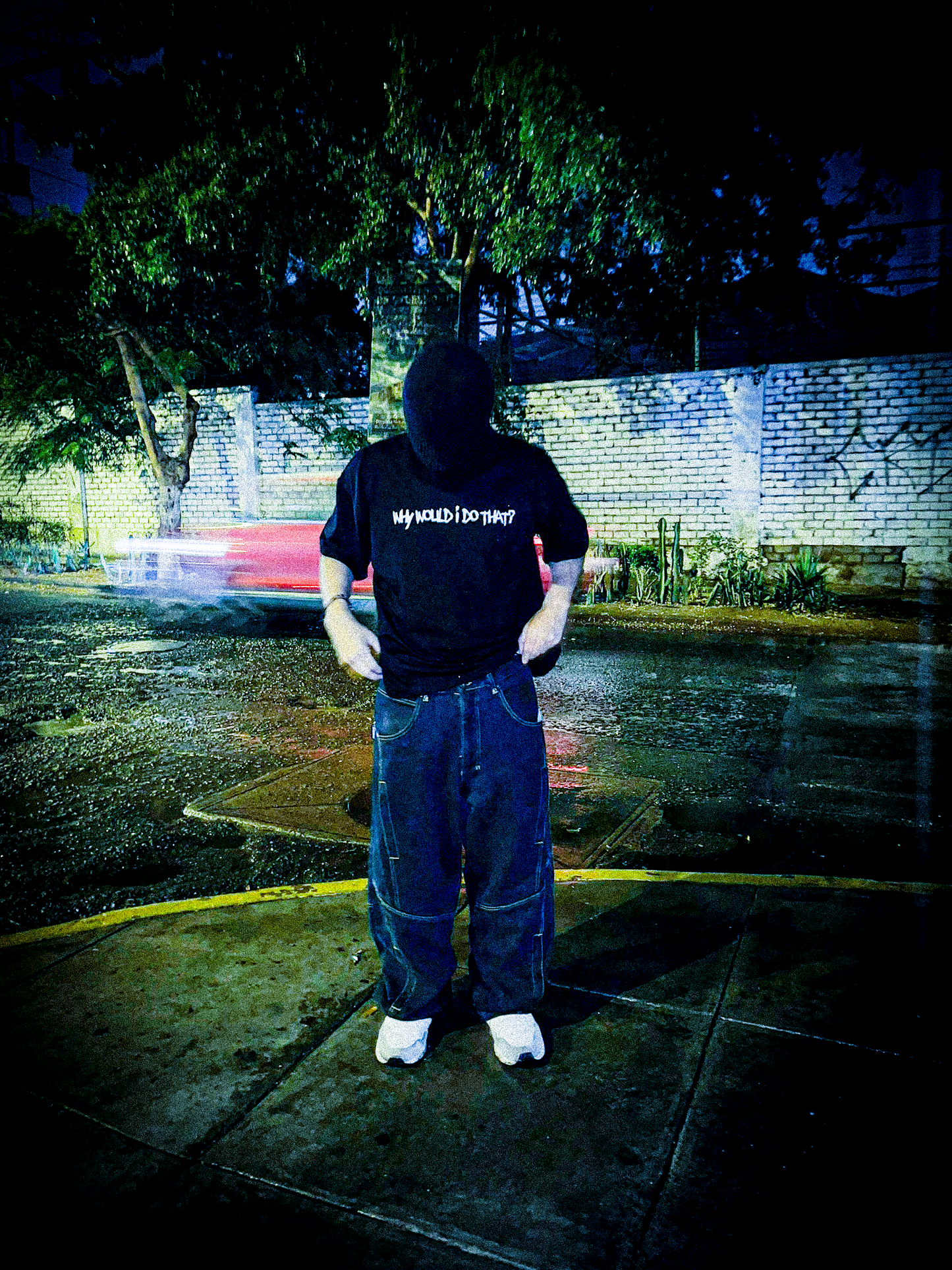 Camiseta "TRIBAL DOUBT" Negra