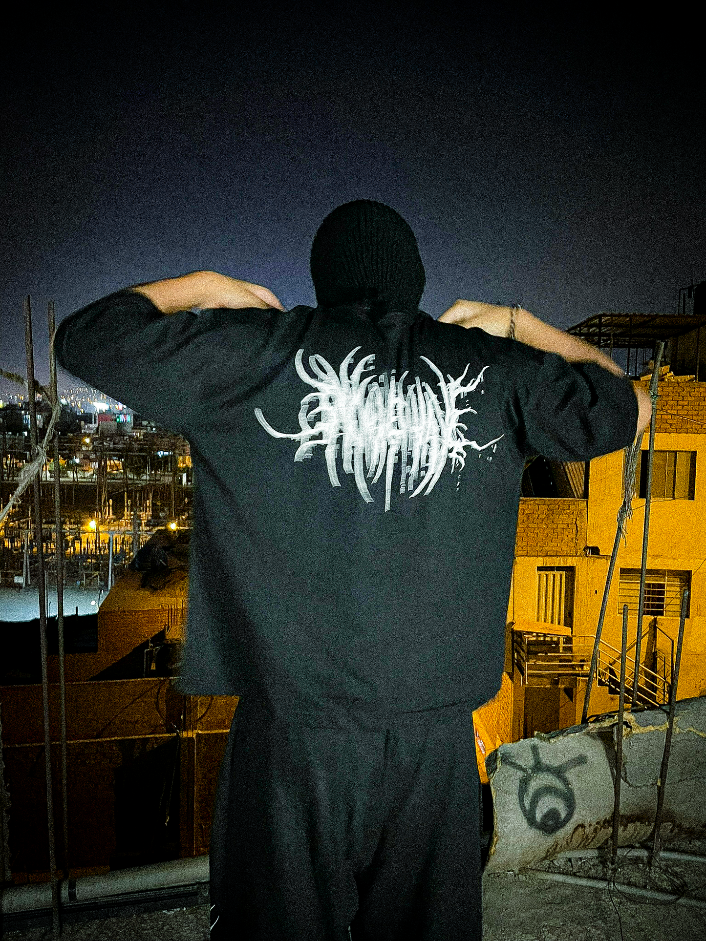 Camiseta "SNW TRIBAL" Negra