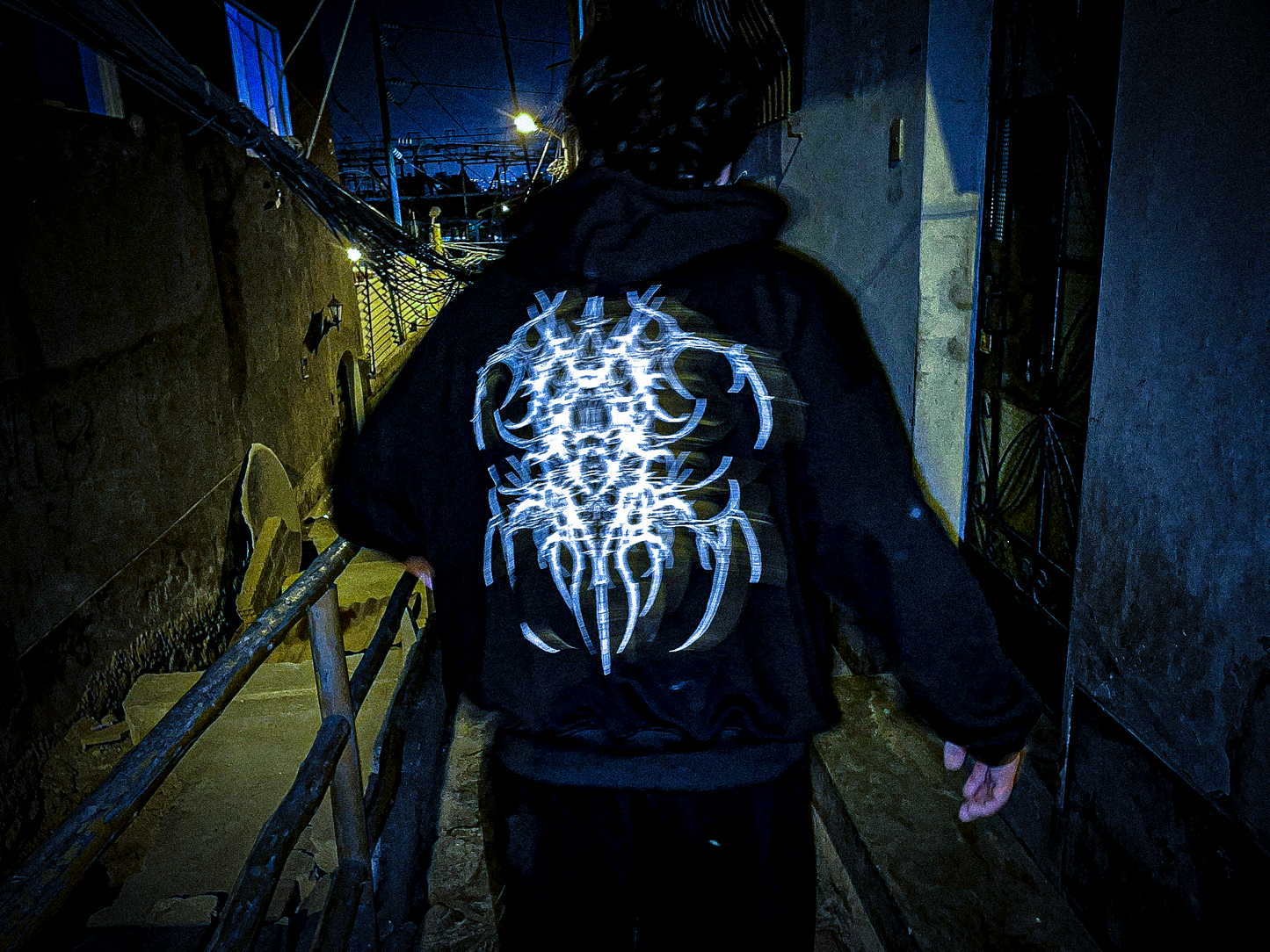 Polera "Infernal Ink" Color Negro
