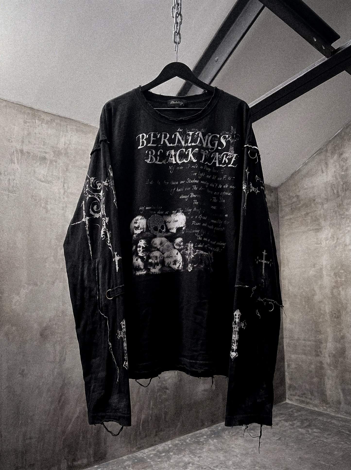 DISTRESSE VINTAGE LONGSLEEVE